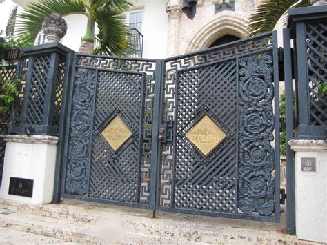 versace mansion gates